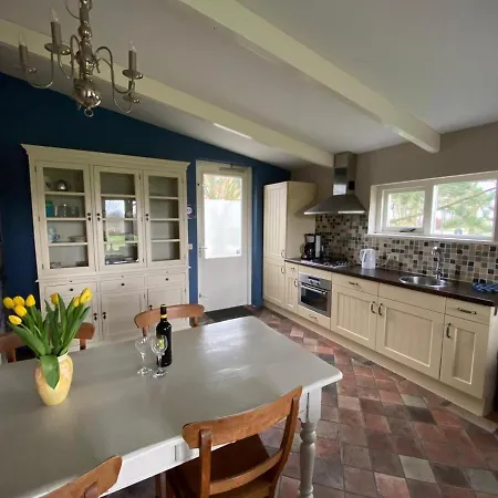 بيت للعطل Grutterai *